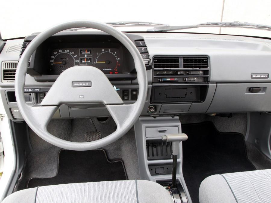 Suzuki Swift 3-Door 1984 года  (фото 11 из 15)